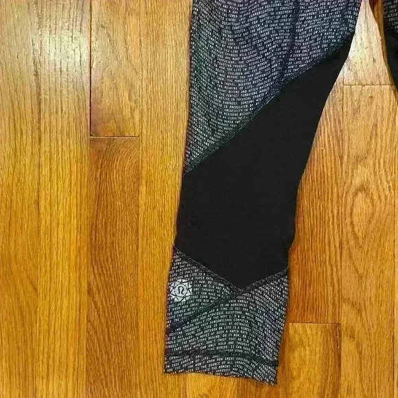 Lululemon 6 Pace Rival Crops Sea wheeze Coded Manifesto Tight Pockets RARE - Picture 3 of 7